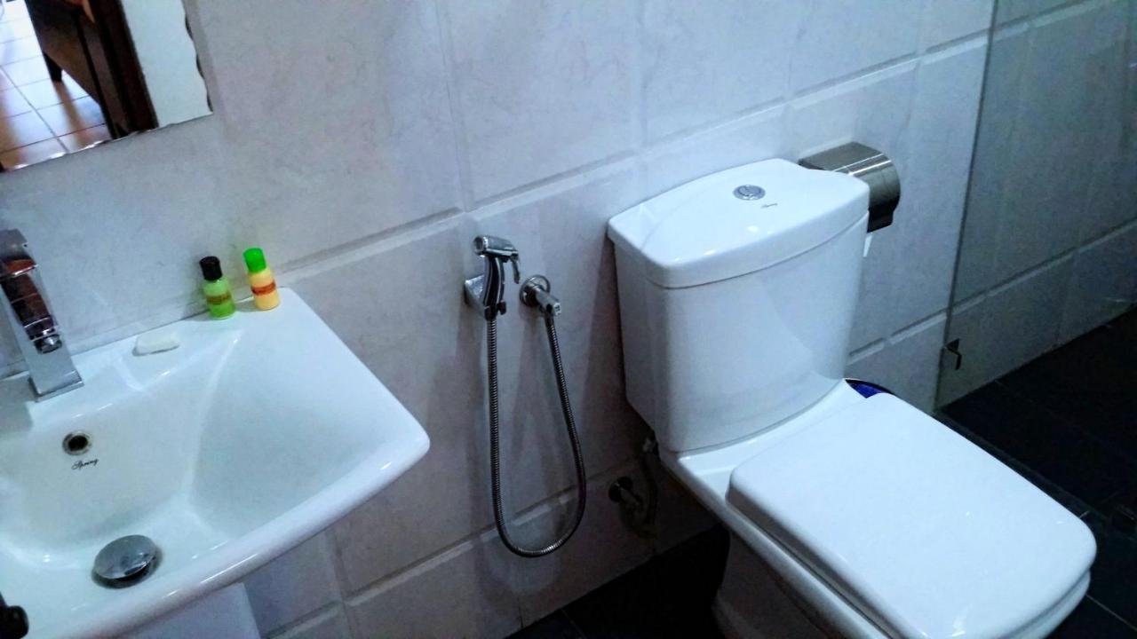 Maple Leaf Hotel Negombo Dış mekan fotoğraf