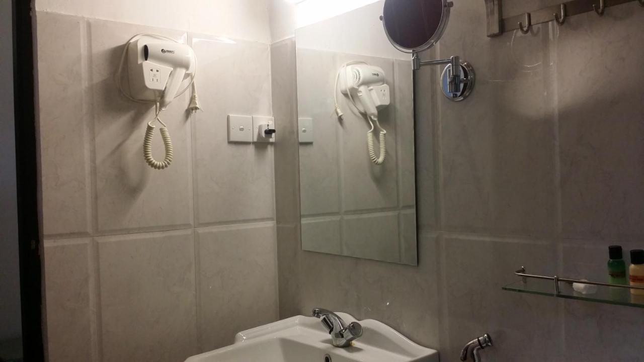 Maple Leaf Hotel Negombo Dış mekan fotoğraf