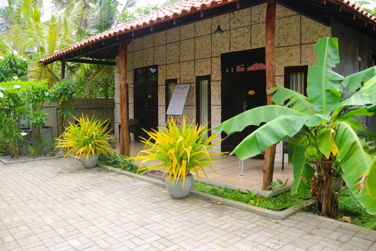 Maple Leaf Hotel Negombo Dış mekan fotoğraf